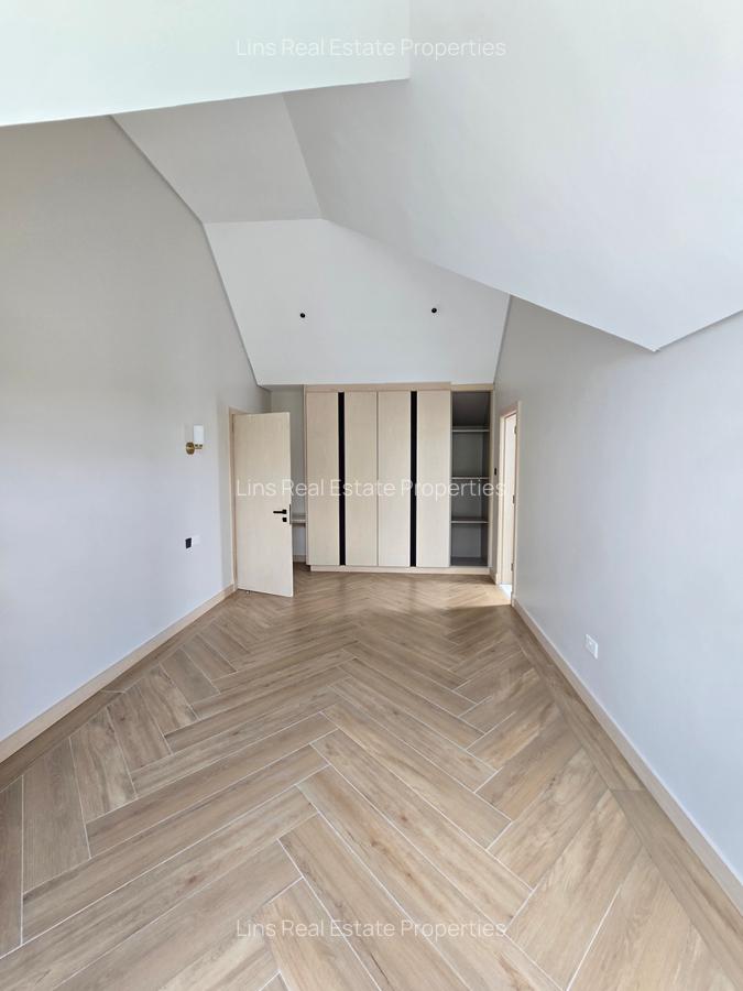 6 Bed Townhouse with En Suite in Lavington - 5