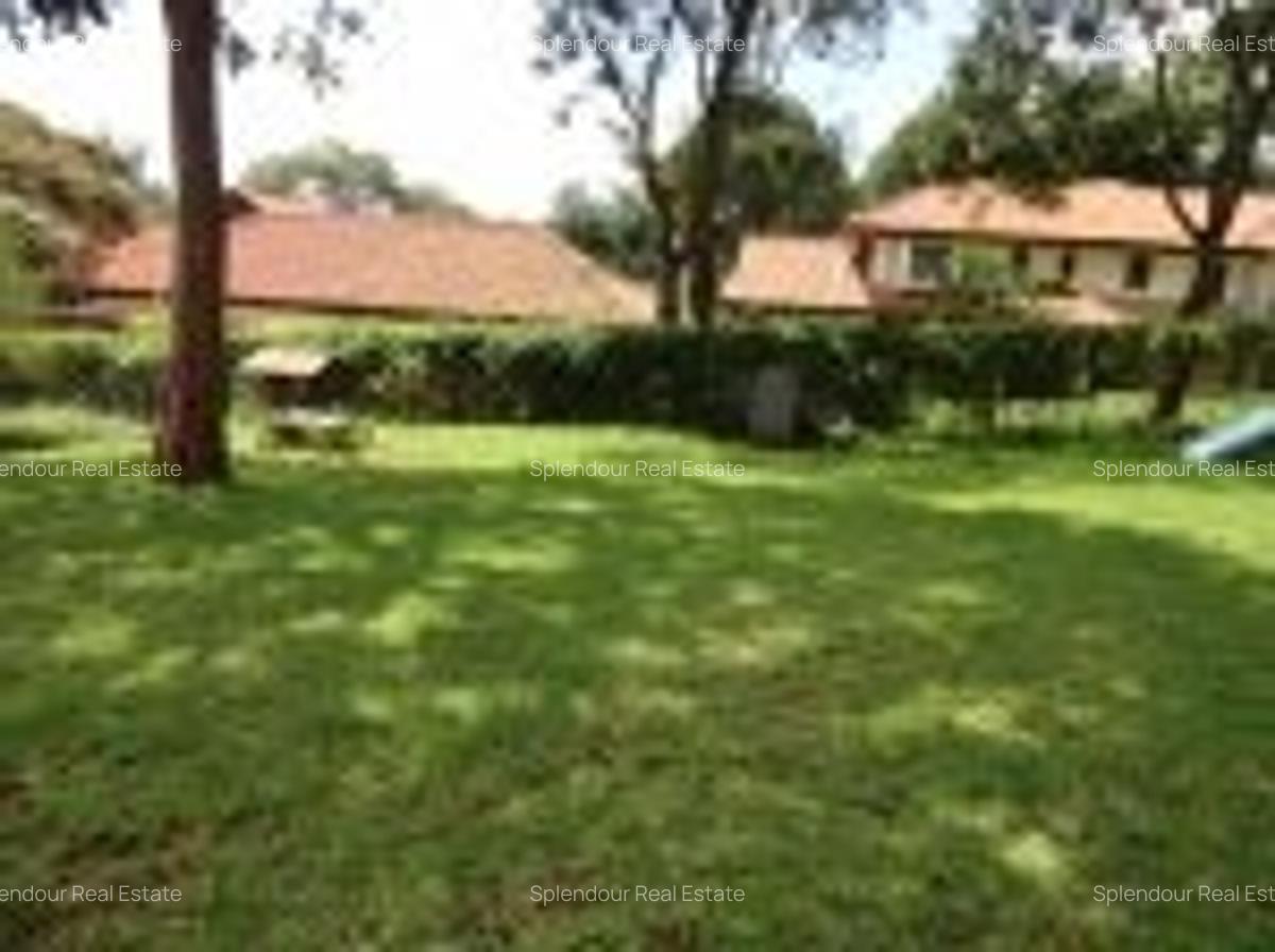 5 Bed Villa with En Suite in Rosslyn - 13