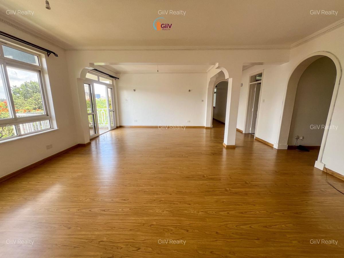 3 Bed Villa with En Suite in Westlands Area - 4