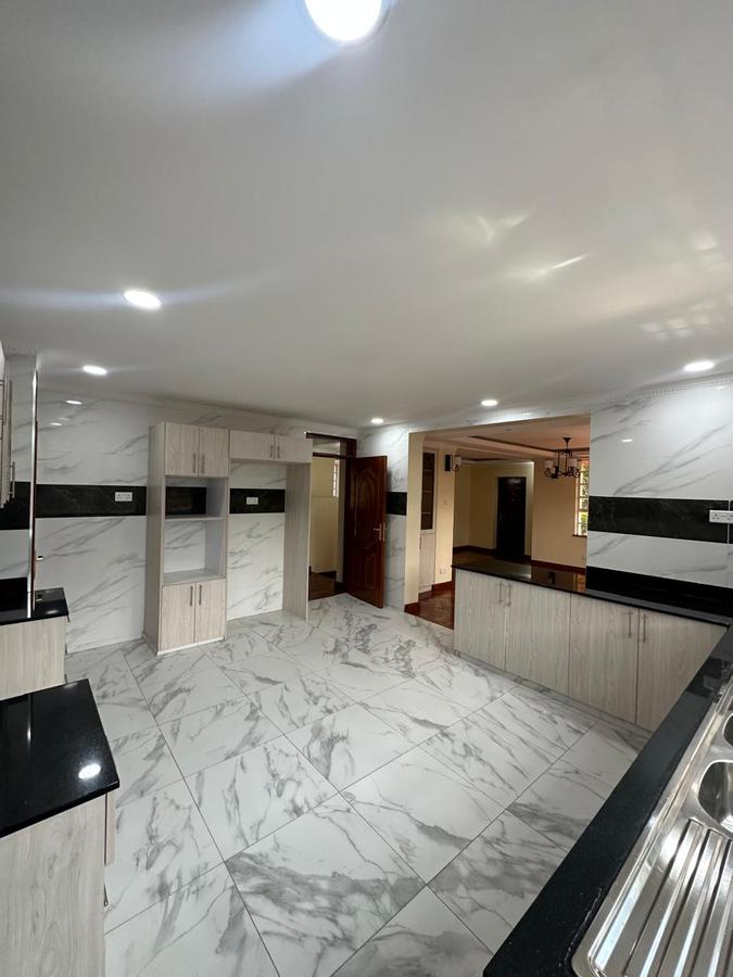 5 Bed Townhouse with En Suite in Lavington - 11