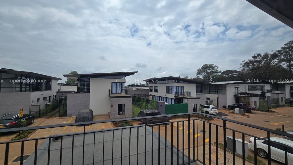 4 Bed House with En Suite in Runda - 1