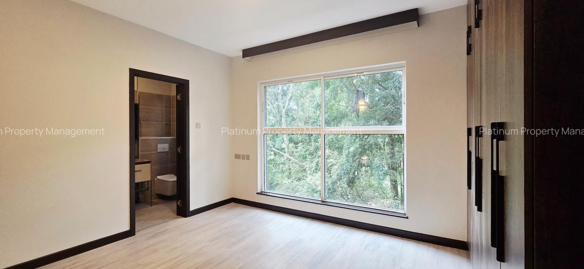 3 Bed Apartment with En Suite at Riverside - 15