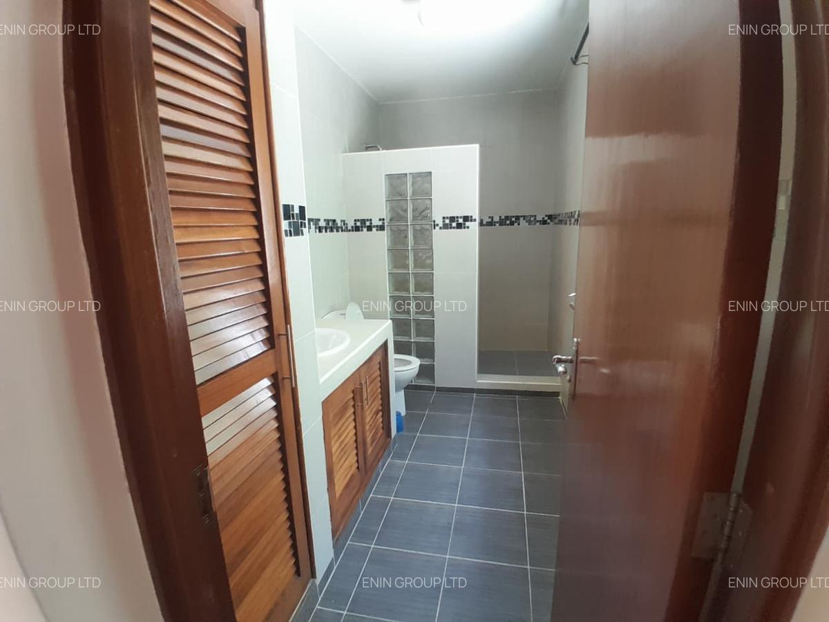 3 Bed Apartment with En Suite in Lavington - 3