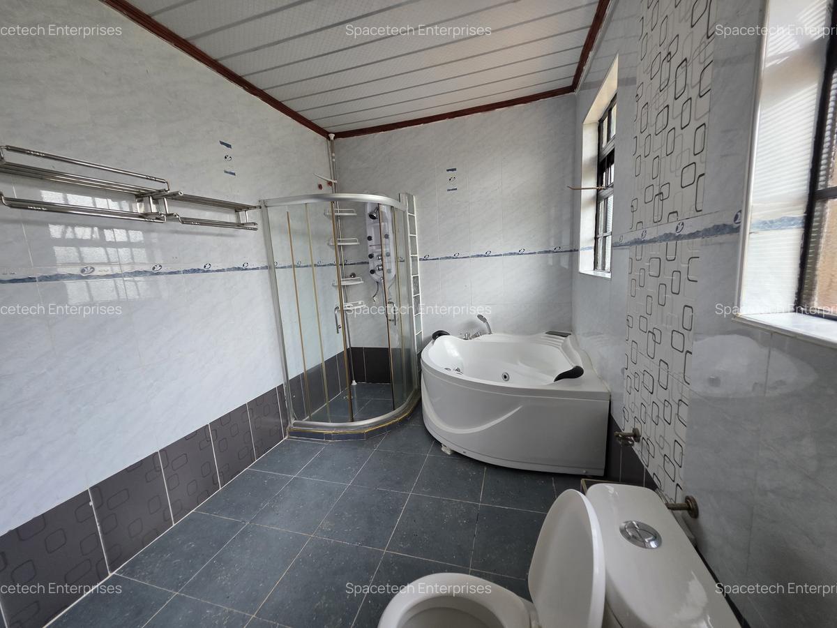 6 Bed House with En Suite in Runda - 19