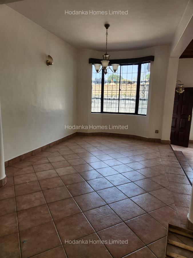 4 Bed Villa with En Suite in Lavington - 15