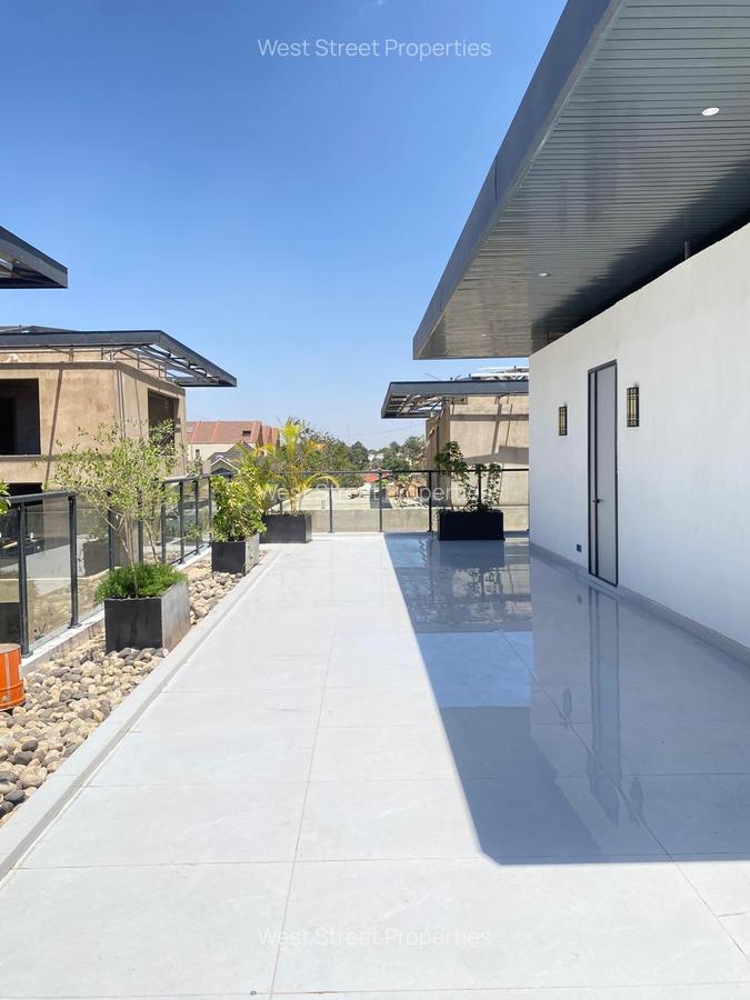 5 Bed Villa with En Suite at Lavington - 15