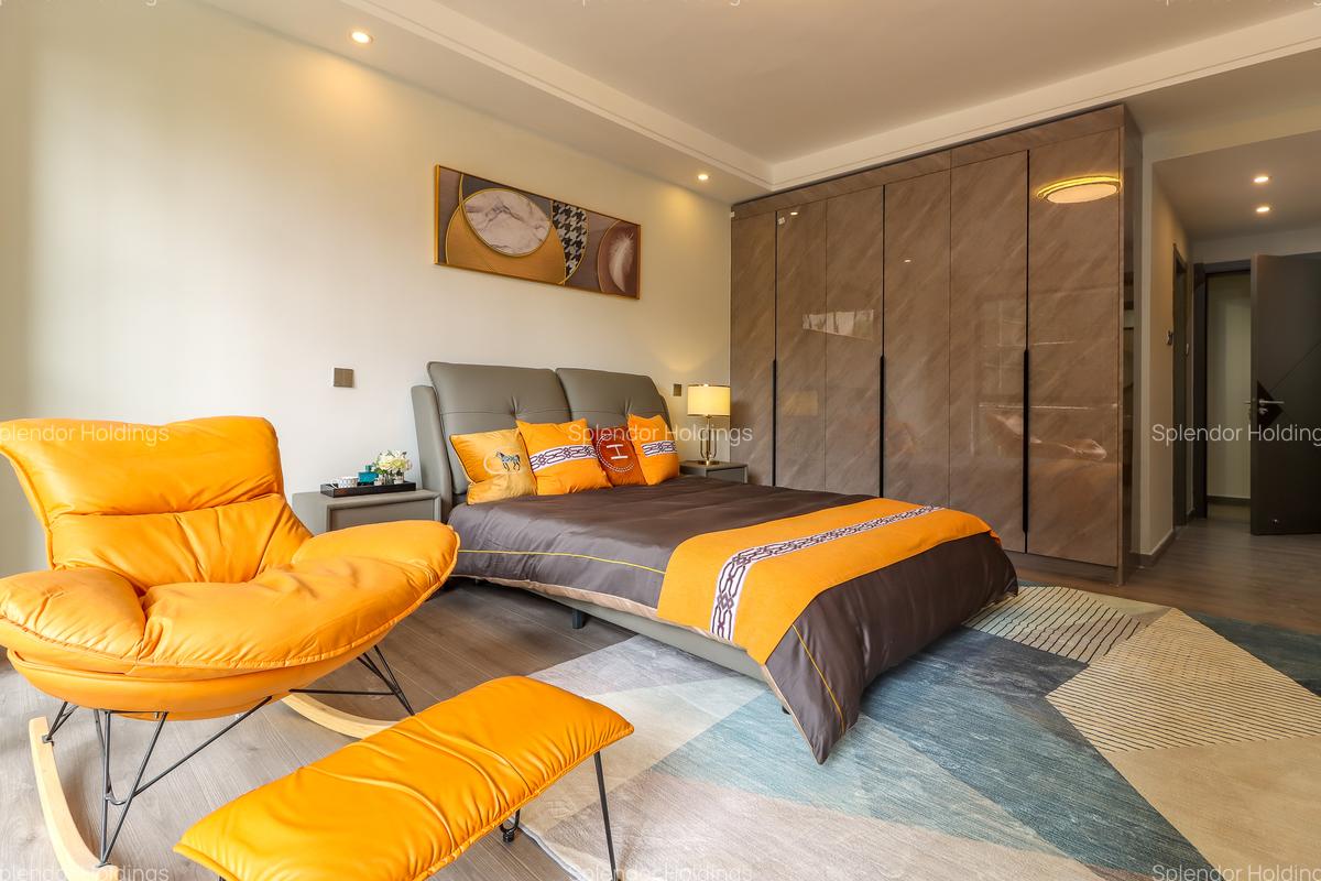 3 Bed Apartment with En Suite in Riverside - 14