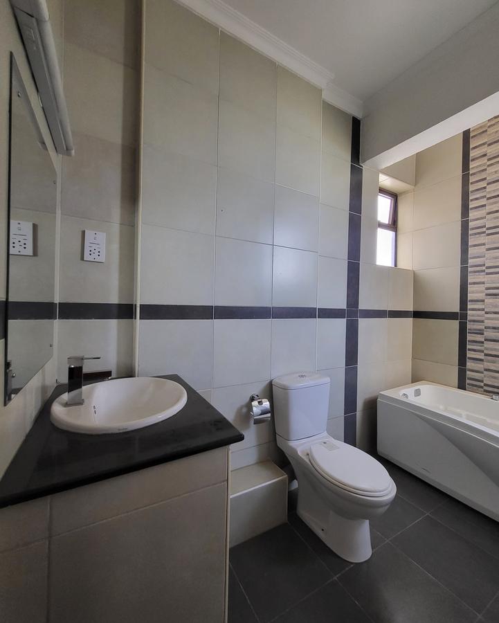 3 Bed Apartment with En Suite in South C - 6