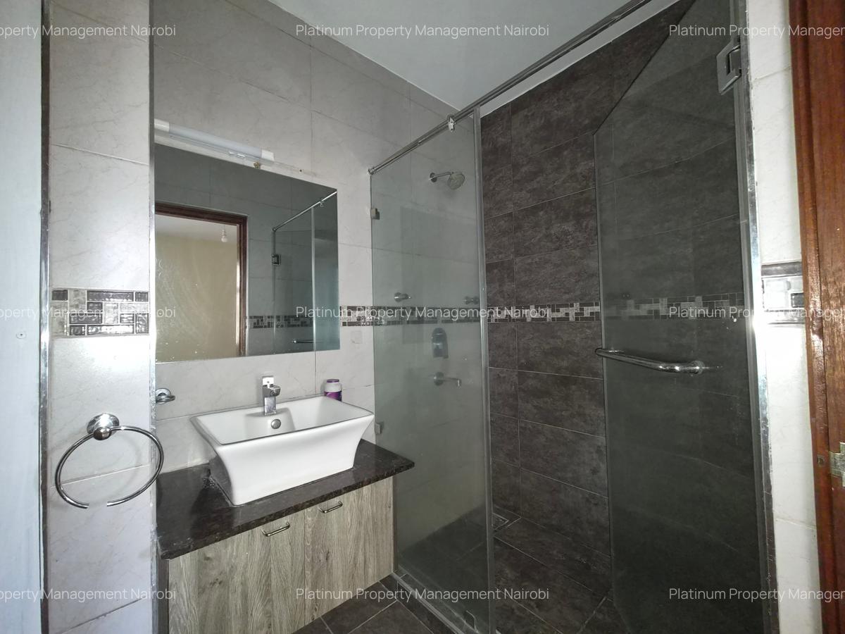 4 Bed Apartment with En Suite at 3Rd Parklands - 14