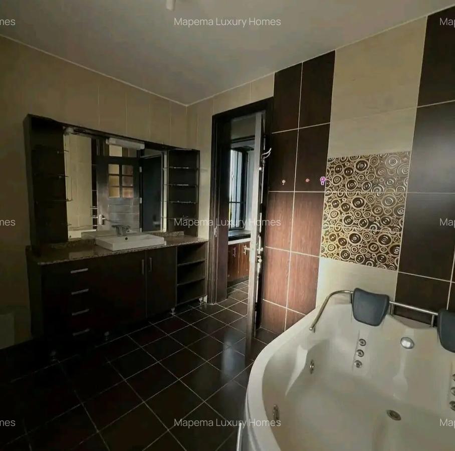 5 Bed House with En Suite at Old Runda - 8