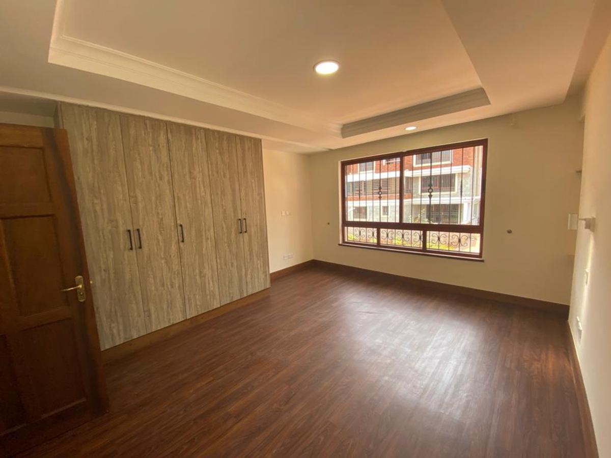 5 Bed Townhouse with En Suite in Spring Valley - 8