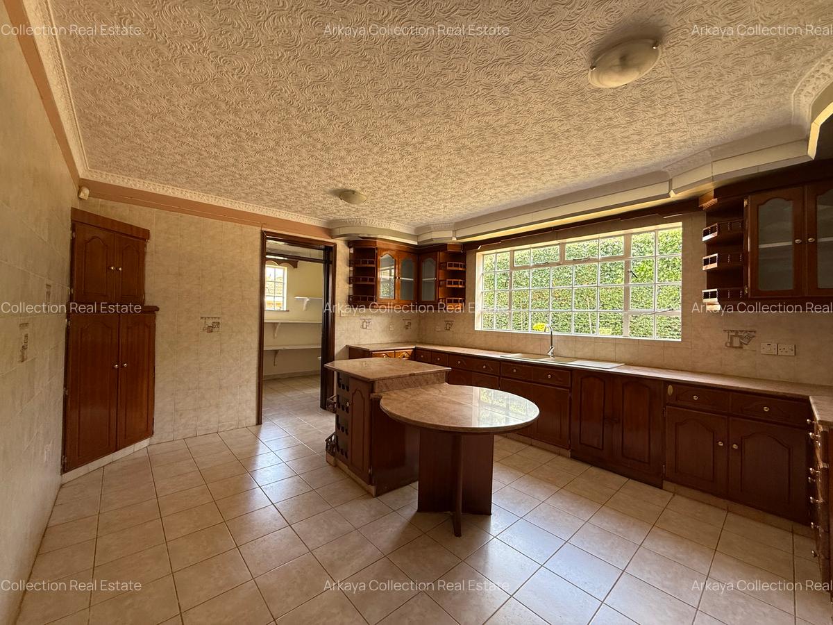 5 Bed House with En Suite in Runda - 5