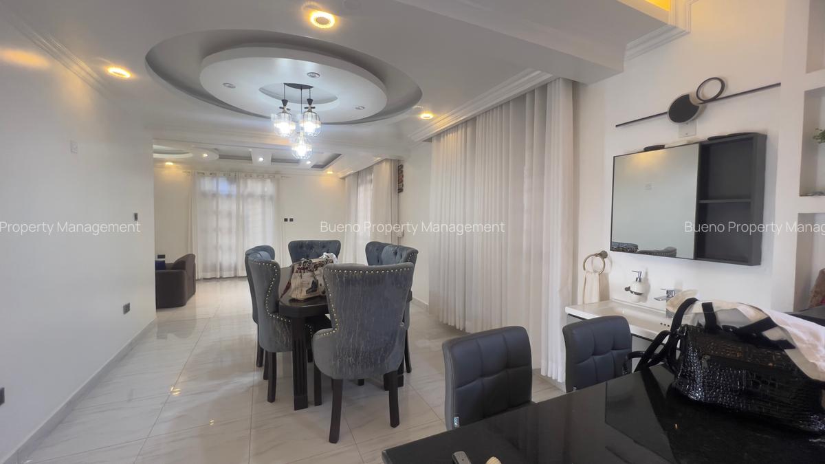 5 Bed House with En Suite at Croton Ridge - 10