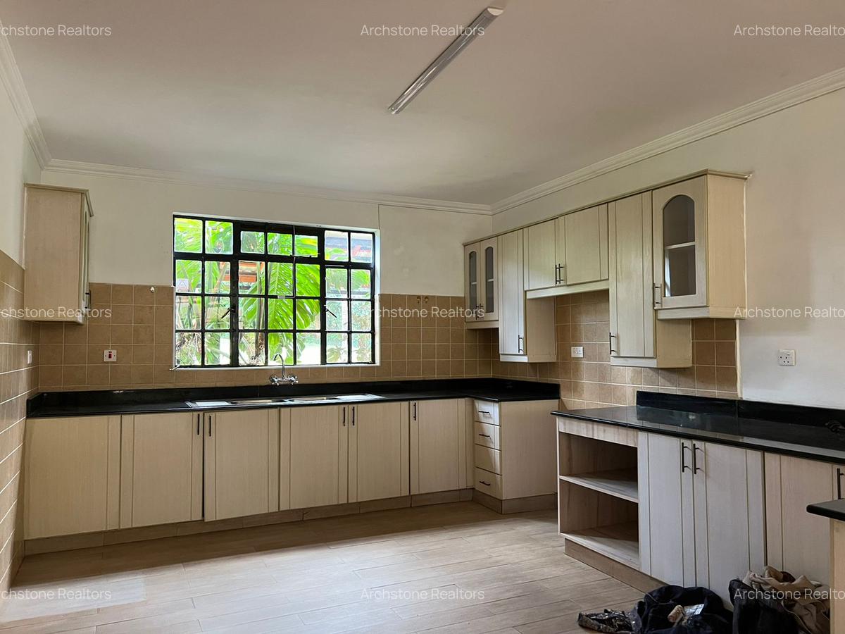 4 Bed Townhouse with En Suite in Runda - 2