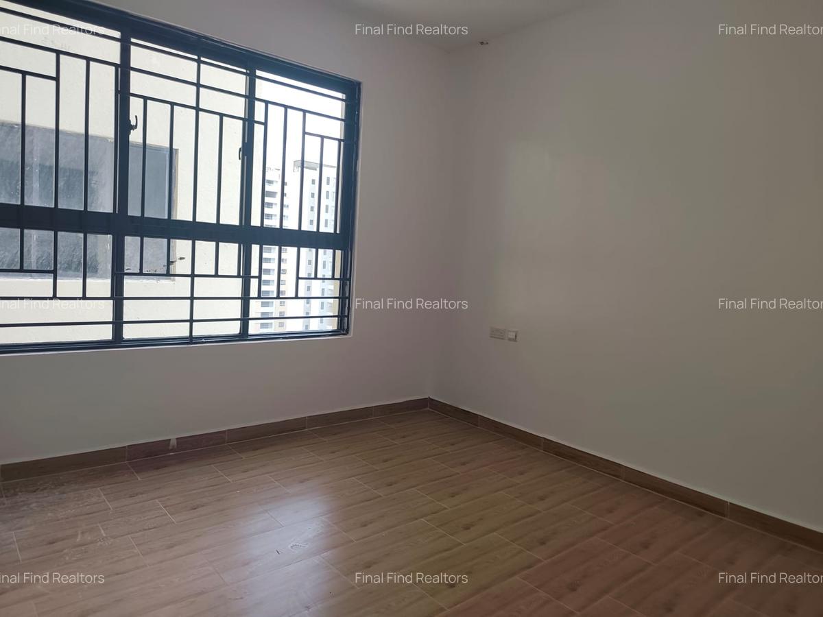 4 Bed Apartment with En Suite in Parklands - 2