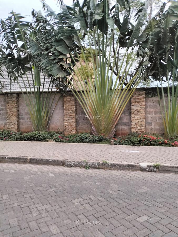 5 Bed Townhouse with En Suite in Karen Hardy - 5