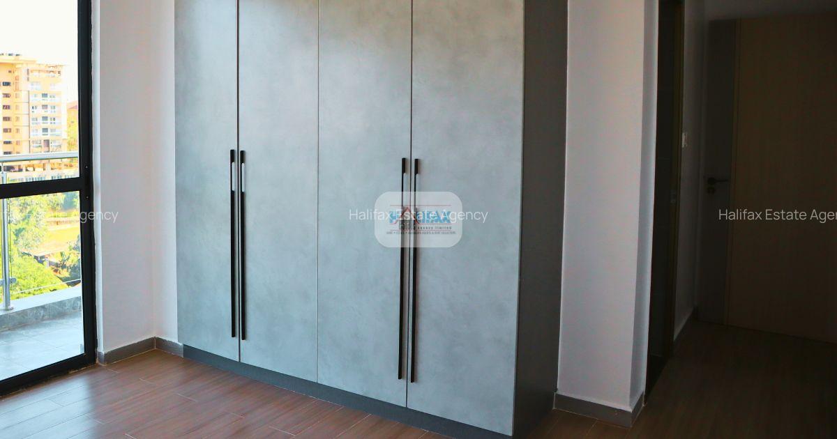 2 Bed Apartment with Gym in Riverside - 9