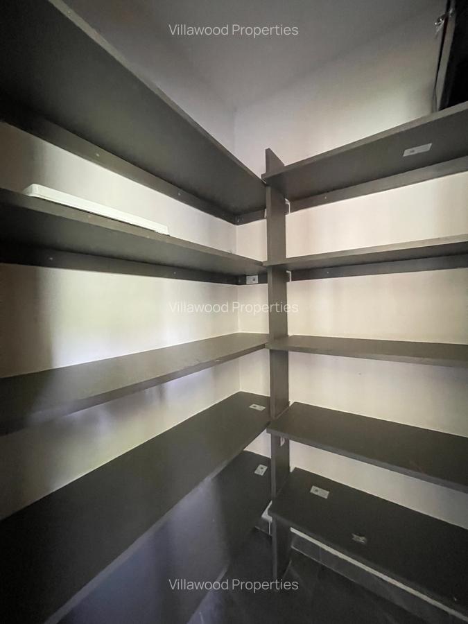 6 Bed Villa with En Suite in Lavington - 6