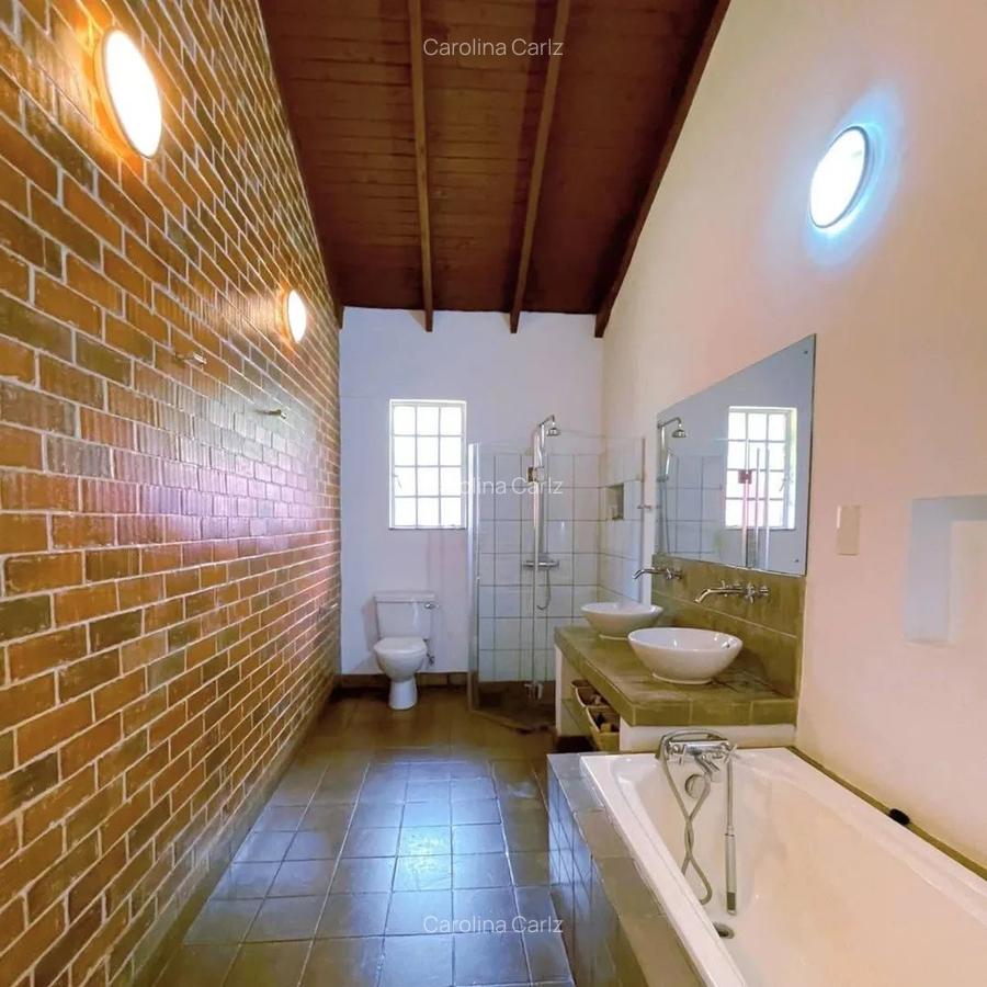 3 Bed House with En Suite in Gigiri - 9