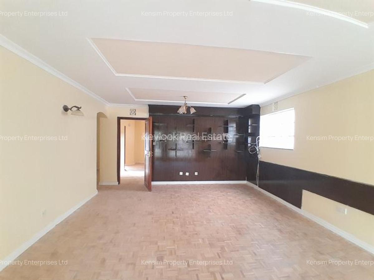 5 Bed Townhouse with En Suite in Lavington - 16