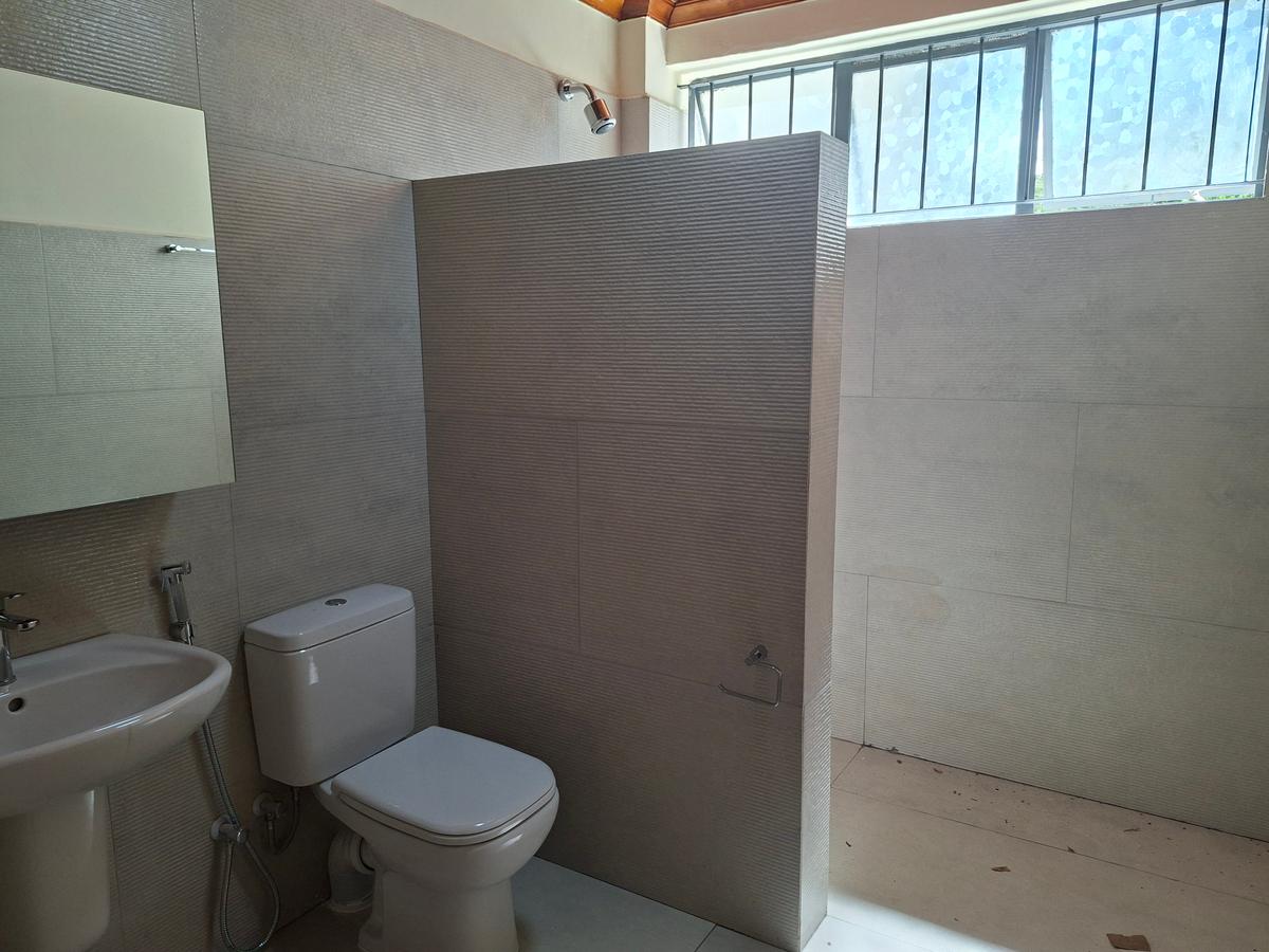 4 Bed Townhouse with En Suite at Off Peponi Rd - 9