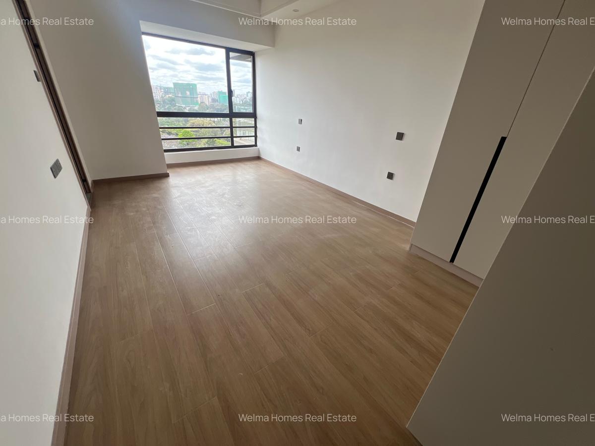 3 Bed Apartment with En Suite in Riverside - 10