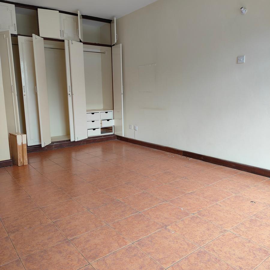 3 Bed Apartment with En Suite at Valley Arcade - 13