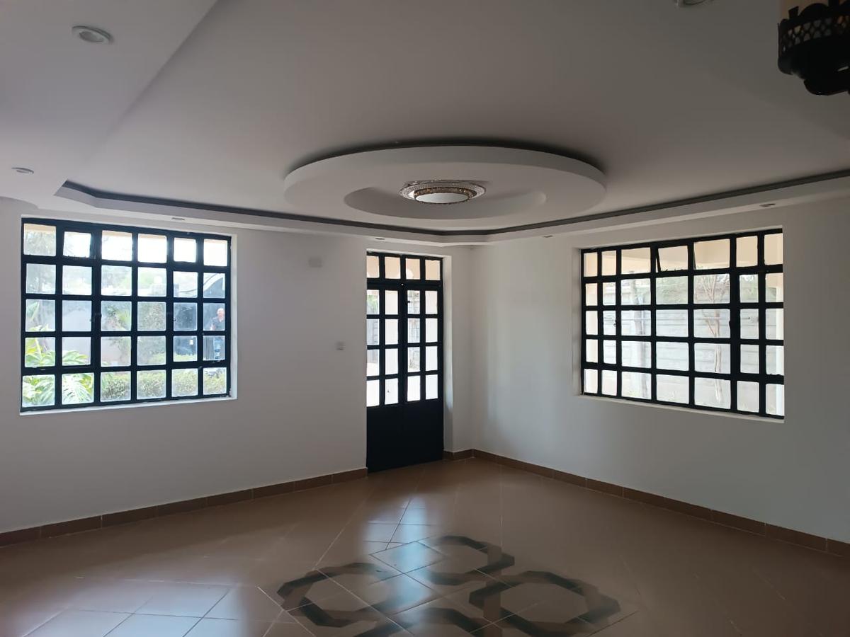 5 Bed Townhouse with En Suite at Acacia - 2