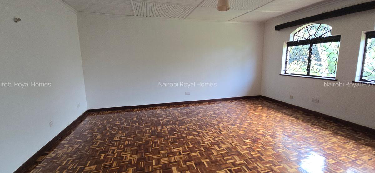 4 Bed Townhouse with En Suite at Lavington Riveside - 20