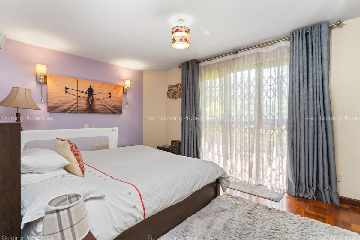 3 Bed Apartment with En Suite at Westlands Avenue - 11