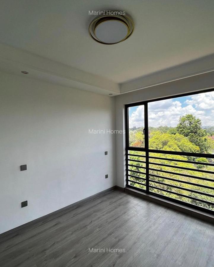 3 Bed Apartment with En Suite in Riverside - 14