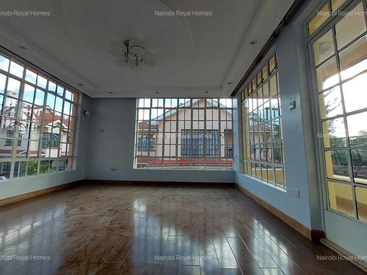 5 Bed Townhouse with En Suite at Convent Drive - 13