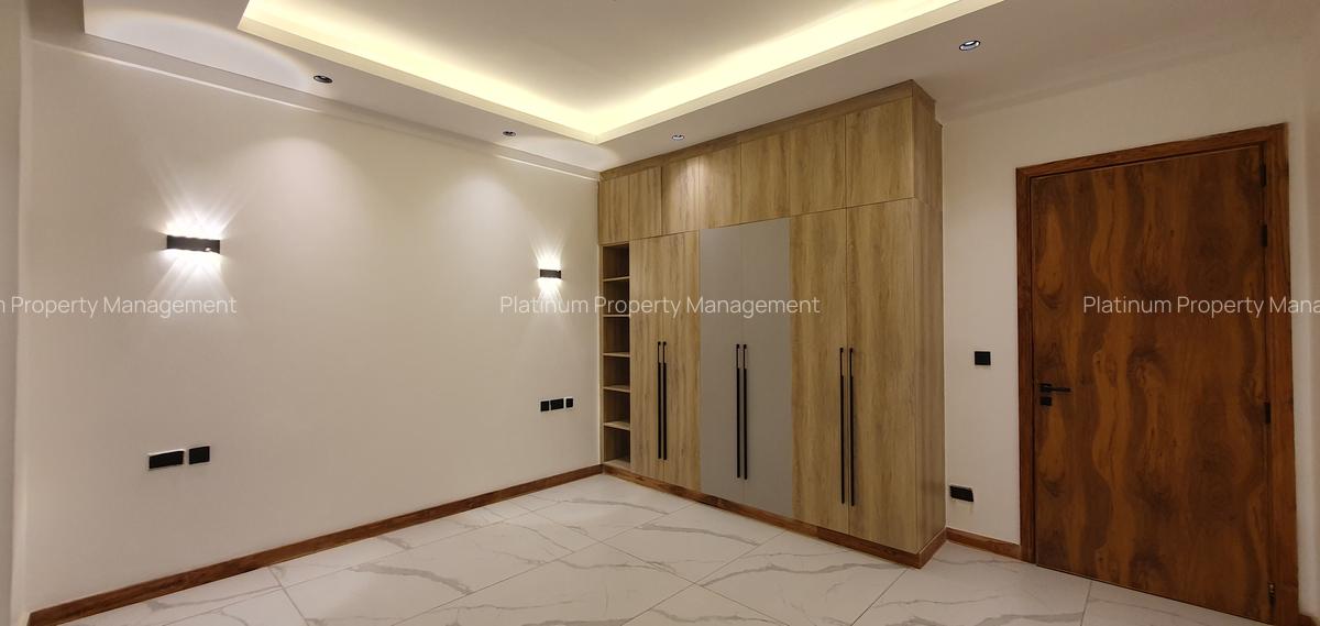 2 Bed Apartment with En Suite at Peponi Rd - 10