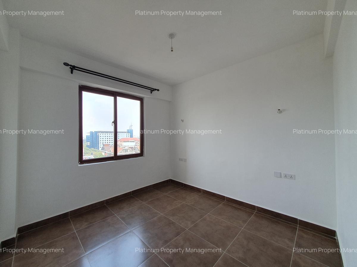 3 Bed Apartment with En Suite in Parklands - 12