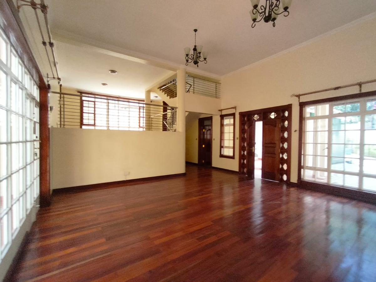 4 Bed Townhouse with En Suite in Kyuna - 12