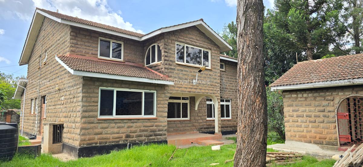 5 Bed Townhouse with En Suite at Lavington Mall - 9
