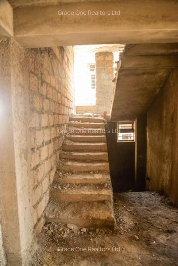 5 Bed Villa with En Suite at Karai - 10