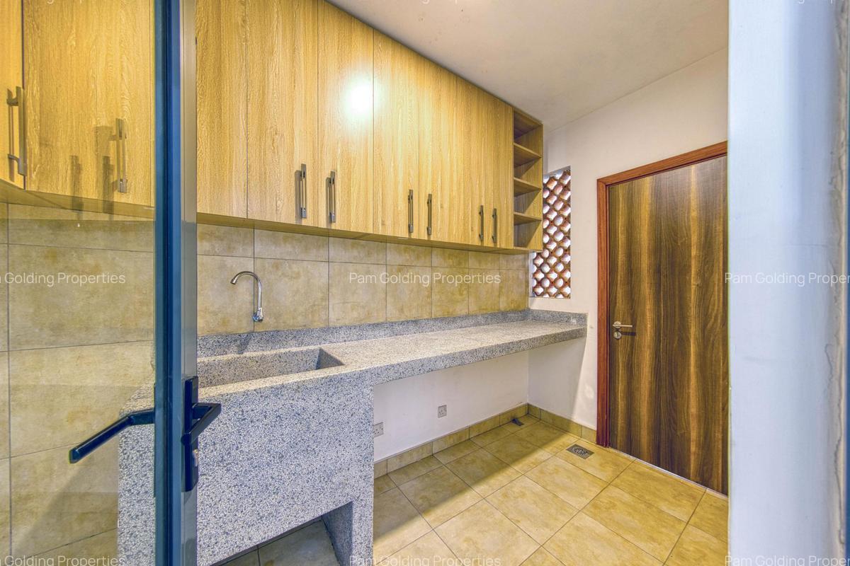 4 Bed Apartment with En Suite in Ruaka - 15