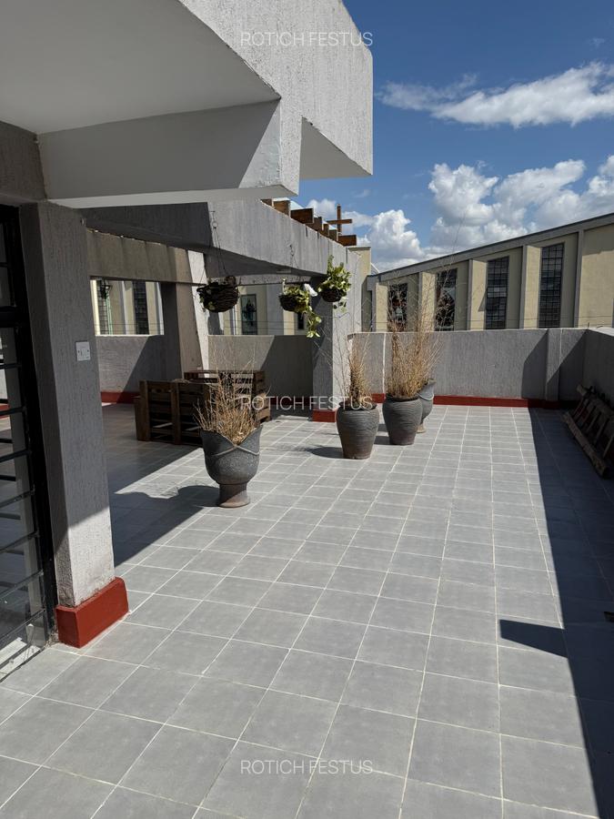 6 Bed House with En Suite at Membley - 18