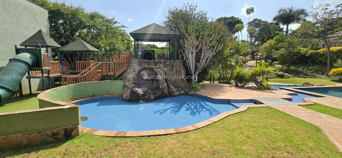 4 Bed House with En Suite at Magnolia Lakeside - 12