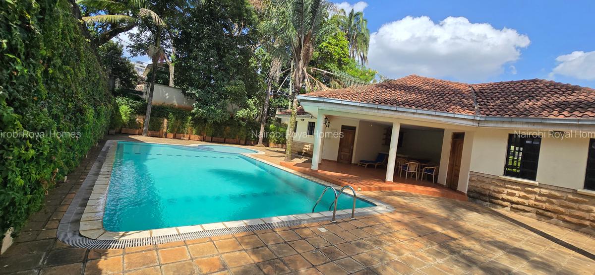 5 Bed Townhouse with En Suite at Lavington Green - 2