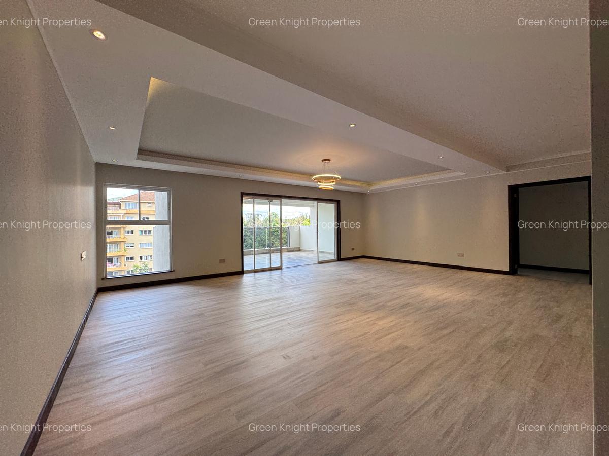 Serviced 3 Bed Apartment with En Suite in Riverside - 11