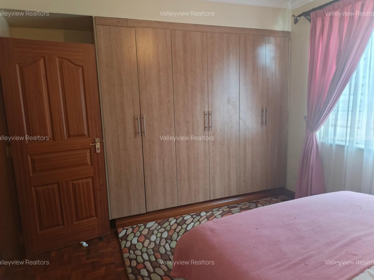 5 Bed Townhouse with En Suite at Lavington - 14