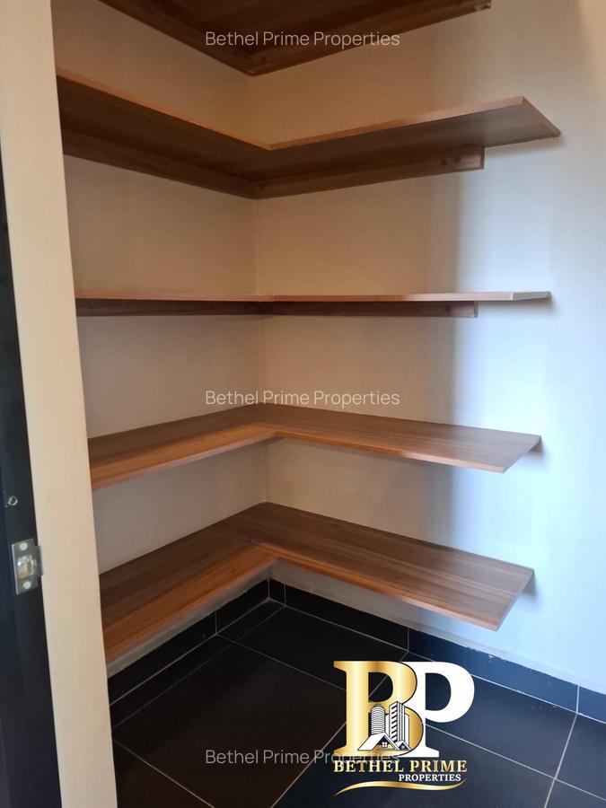 3 Bed Apartment with En Suite in Brookside - 9