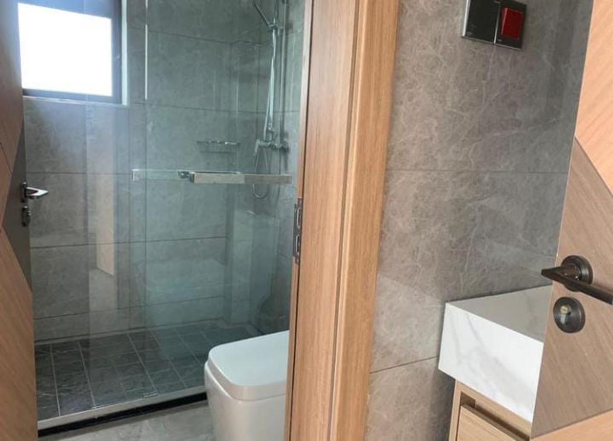 3 Bed Apartment with En Suite in Riverside - 5