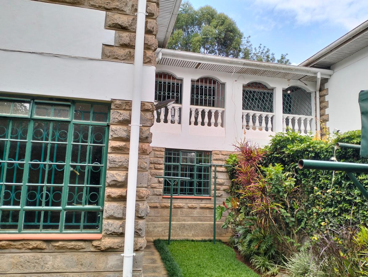 4 Bed Townhouse with En Suite in Lavington - 20