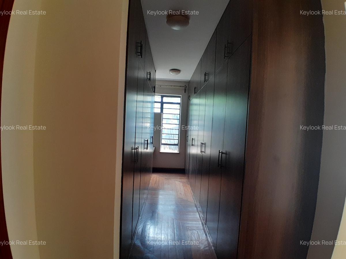 5 Bed Townhouse with En Suite at Lavington - 8