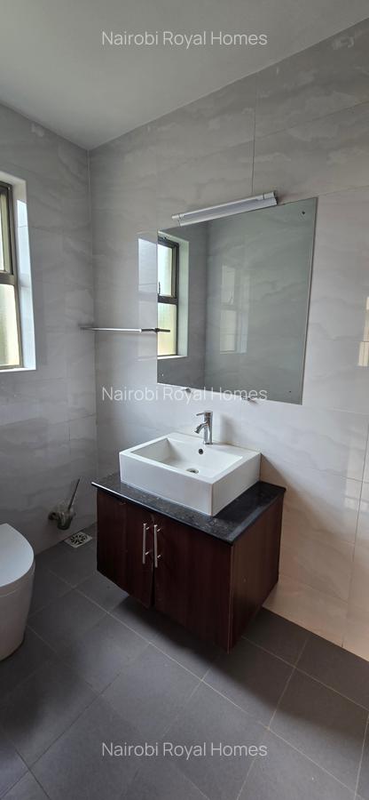 5 Bed Townhouse with En Suite at Lavington Green - 7