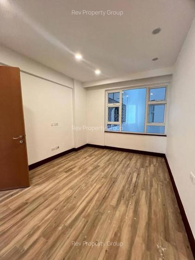 2 Bed Apartment with En Suite in Parklands - 11