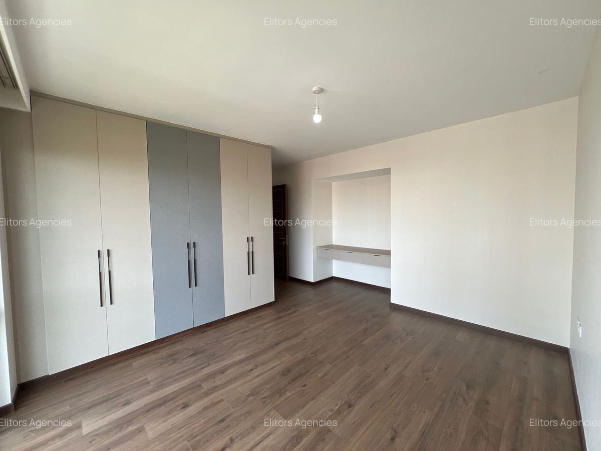 3 Bed Apartment with En Suite at Parklands Road - 13